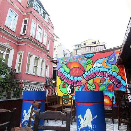 Ξενοδοχείο Cheers Hipstreet 3*